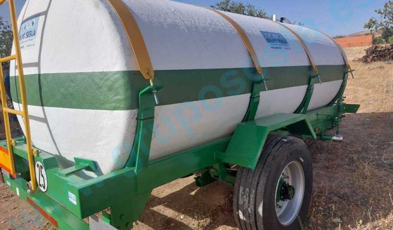 Cuba Agrícola Cisterna de 7500 Litros para transporte de Agua lleno