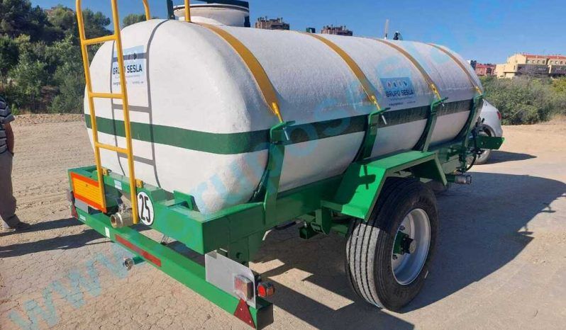 Cuba Agrícola Cisterna de 6000 Litros para transporte de Agua lleno
