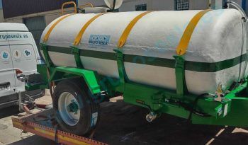Cuba Agrícola Cisterna de 6000 Litros para transporte de Agua lleno
